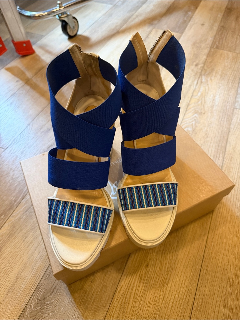 Red bottoms with comfort Blue Strappy Elastic Sandals Women’s 9